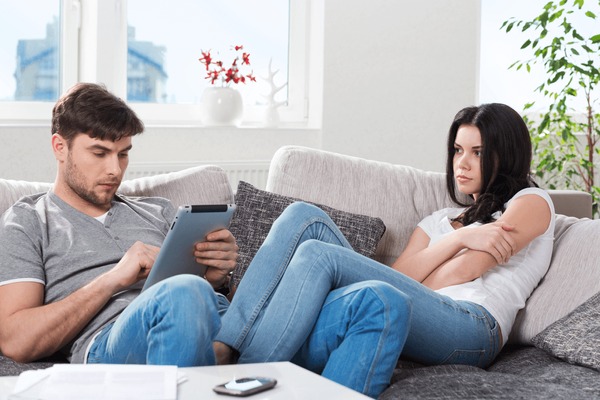 837 Angry Wife Husband Laptop Images, Stock Photos, 3D objects, & Vectors | Shutterstock